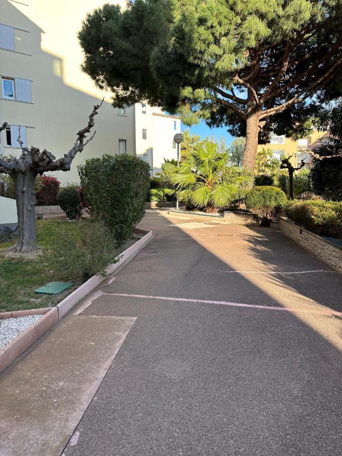 Helios Apartman Agde Kültér fotó